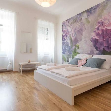 Spacious Vienna Central Station Residence Экстерьер фото